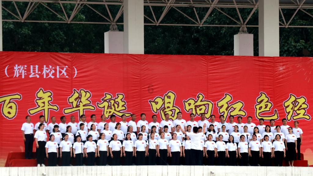 意大利威尼斯狂欢节开幕,“贡多拉”梦幻巡游