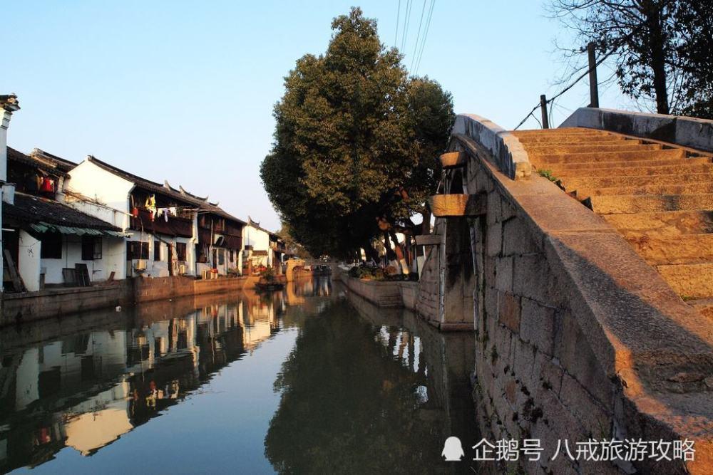 来潍坊逛非遗年画大集:不仅有女性门神系列作品还能穿上身