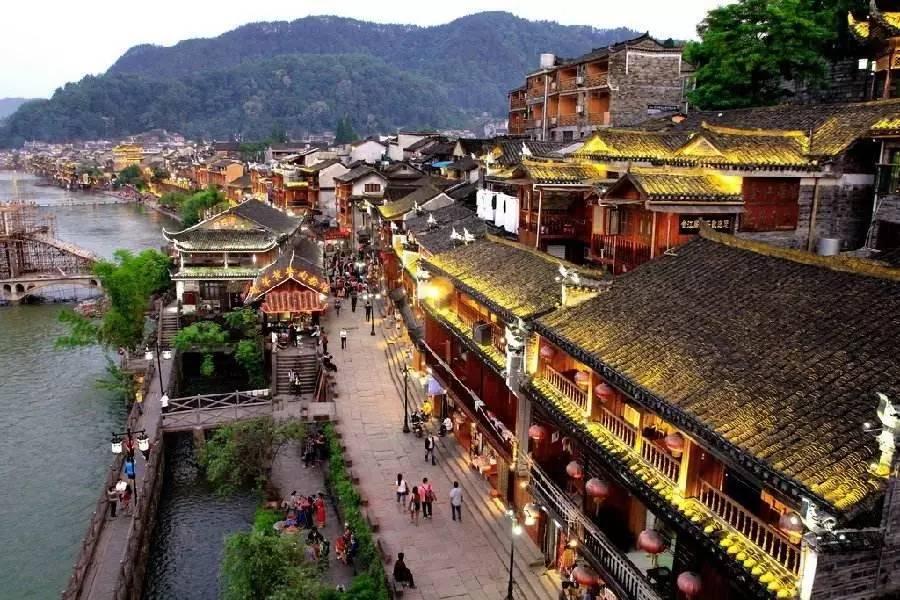 逃离阴森的岛屿